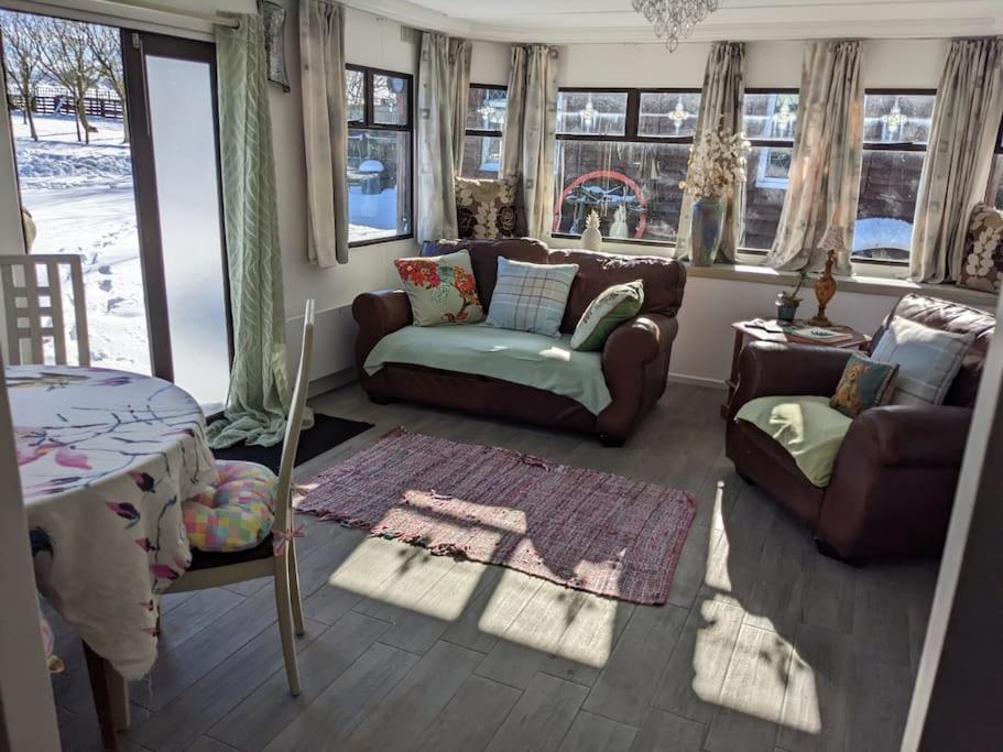 Ferny Roost Cabin. Wrexham Buitenkant foto